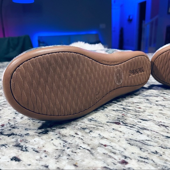 Vionic Slippers - Picture 10 of 11